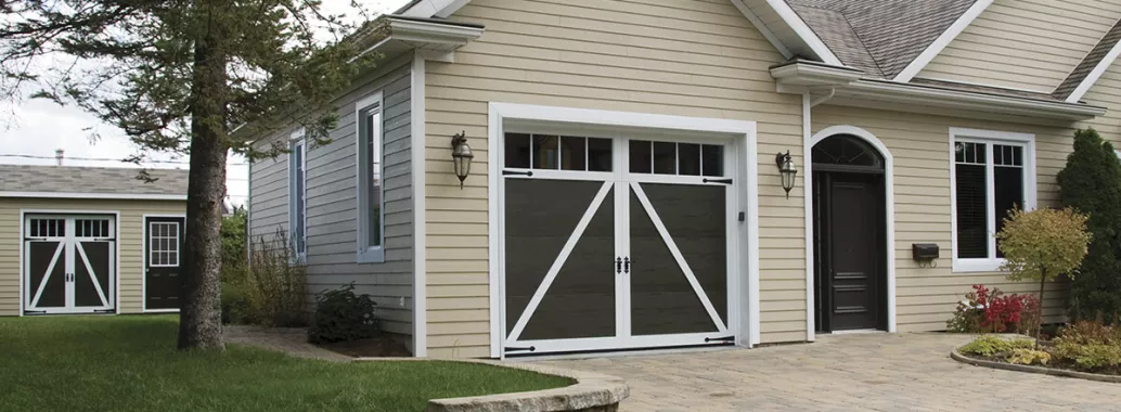 Eastman E-22, 10’ x 8’, Moka Brown door and Ice White overlays, 4 vertical lite Panoramic windows